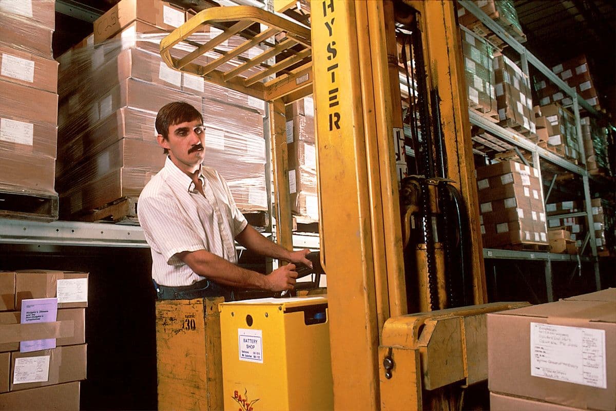 Trade Show Drayage Costs in 2026: A Survival Guide for Exhibitors and Production Teams
