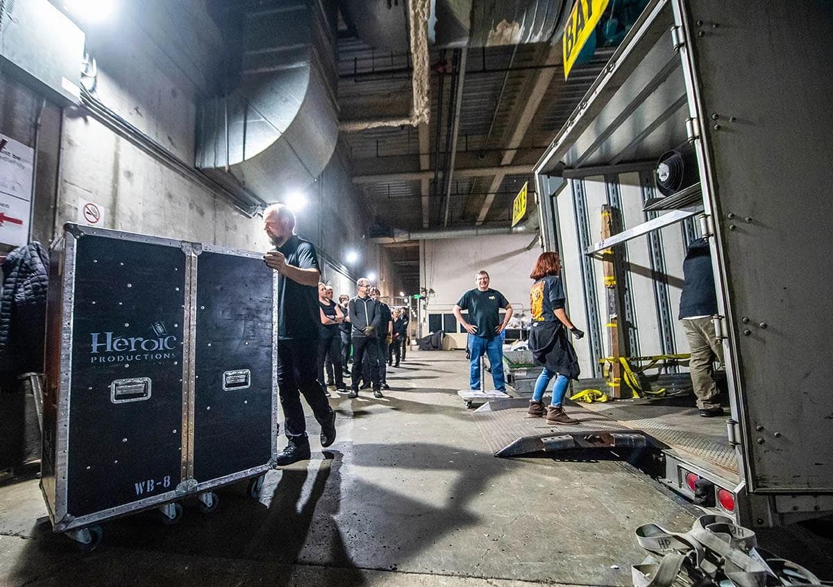 Load-In / Load-Out Timeline (Advance Checklist for Touring Crews)